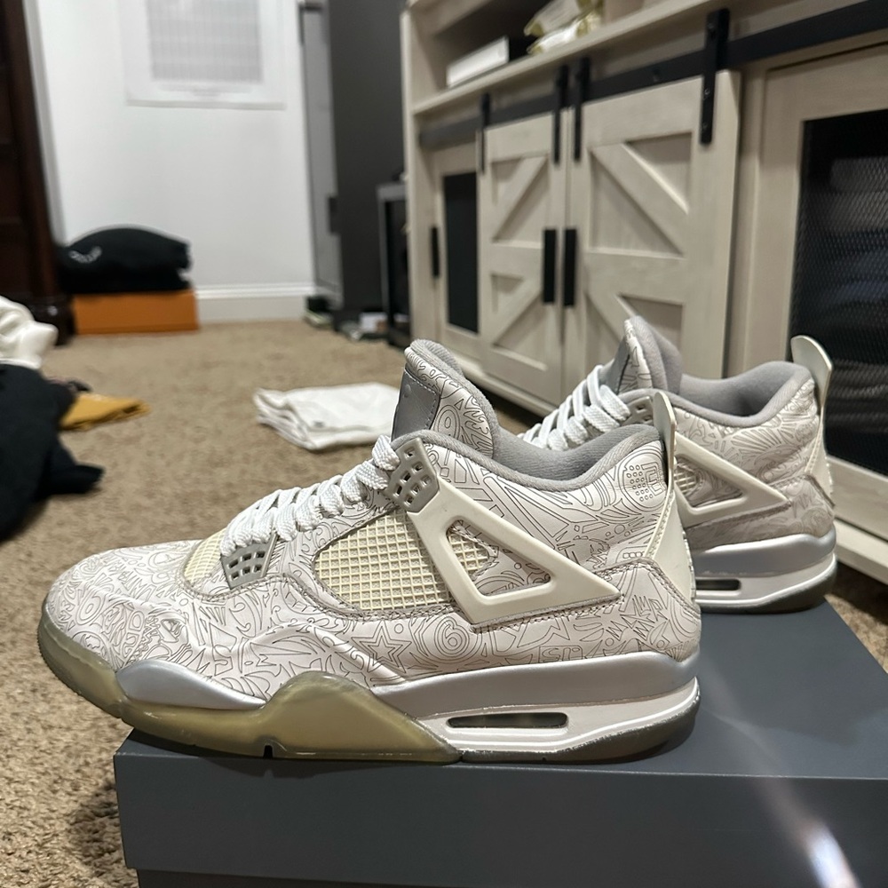 Jordan laser 4s